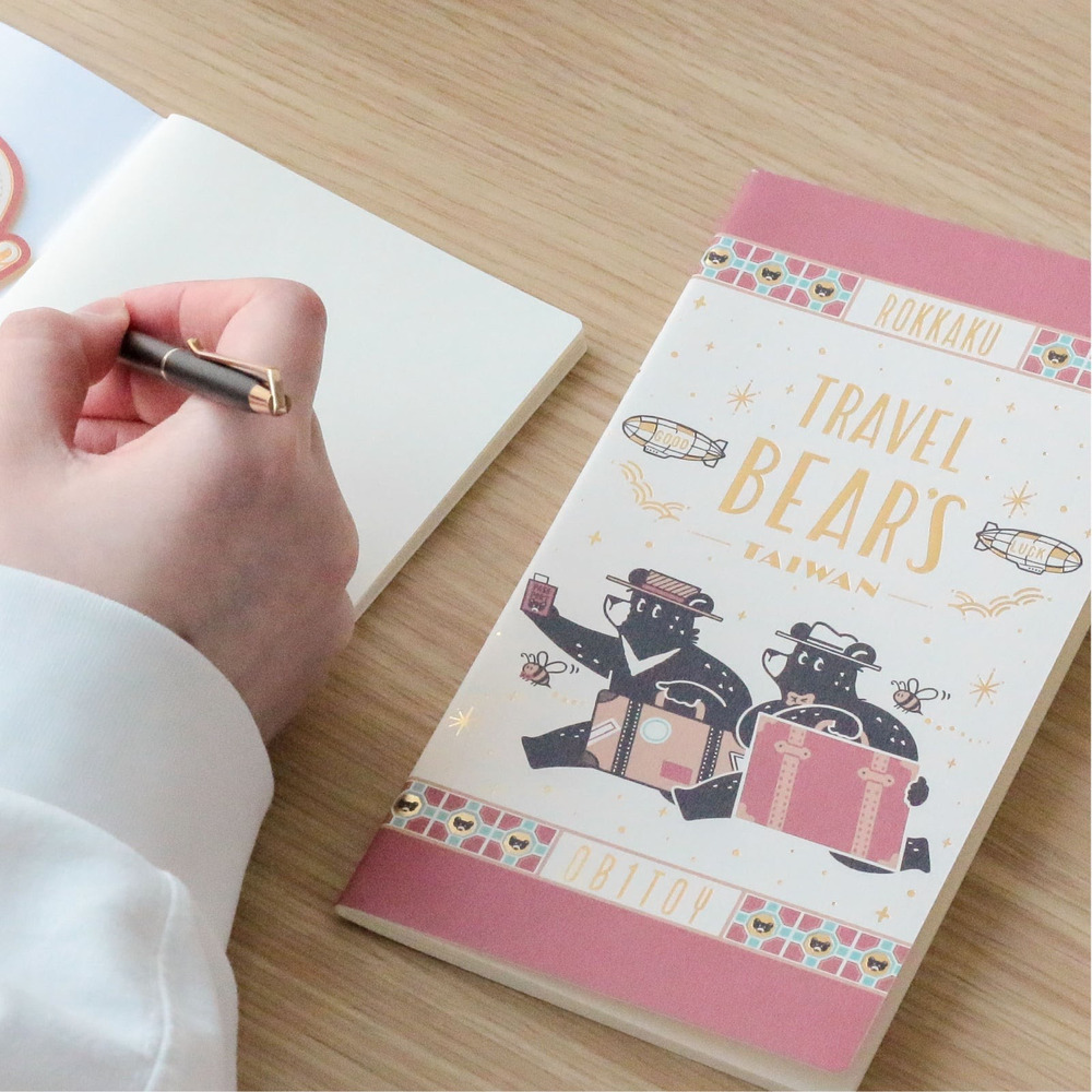 ROKKAKU ob1toy 燙金細長筆記本「TRAVEL BEAR'S in TAIWAN 旅行熊」台灣限定｜日本製